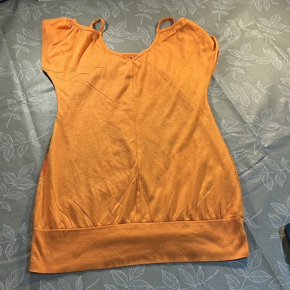 Ladies Cold Shoulder Shirt. - Picture 2 of 3